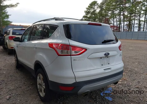 2015 Ford Escape Se z USA, uszkodzony, nr VIN 1FMCU9G94FUB54282